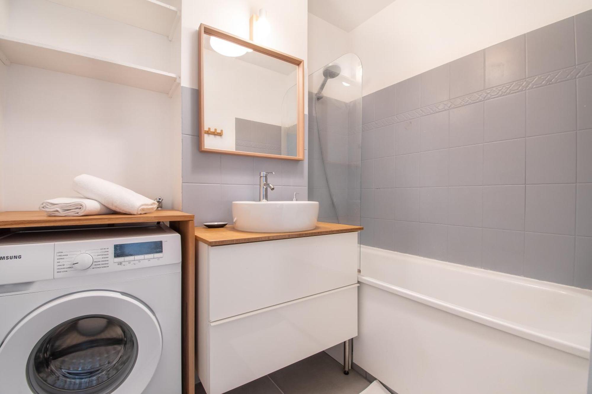 Cosy T2 De 50 M² Centre-Ville Avec Garage & Balcon Nantes Kültér fotó